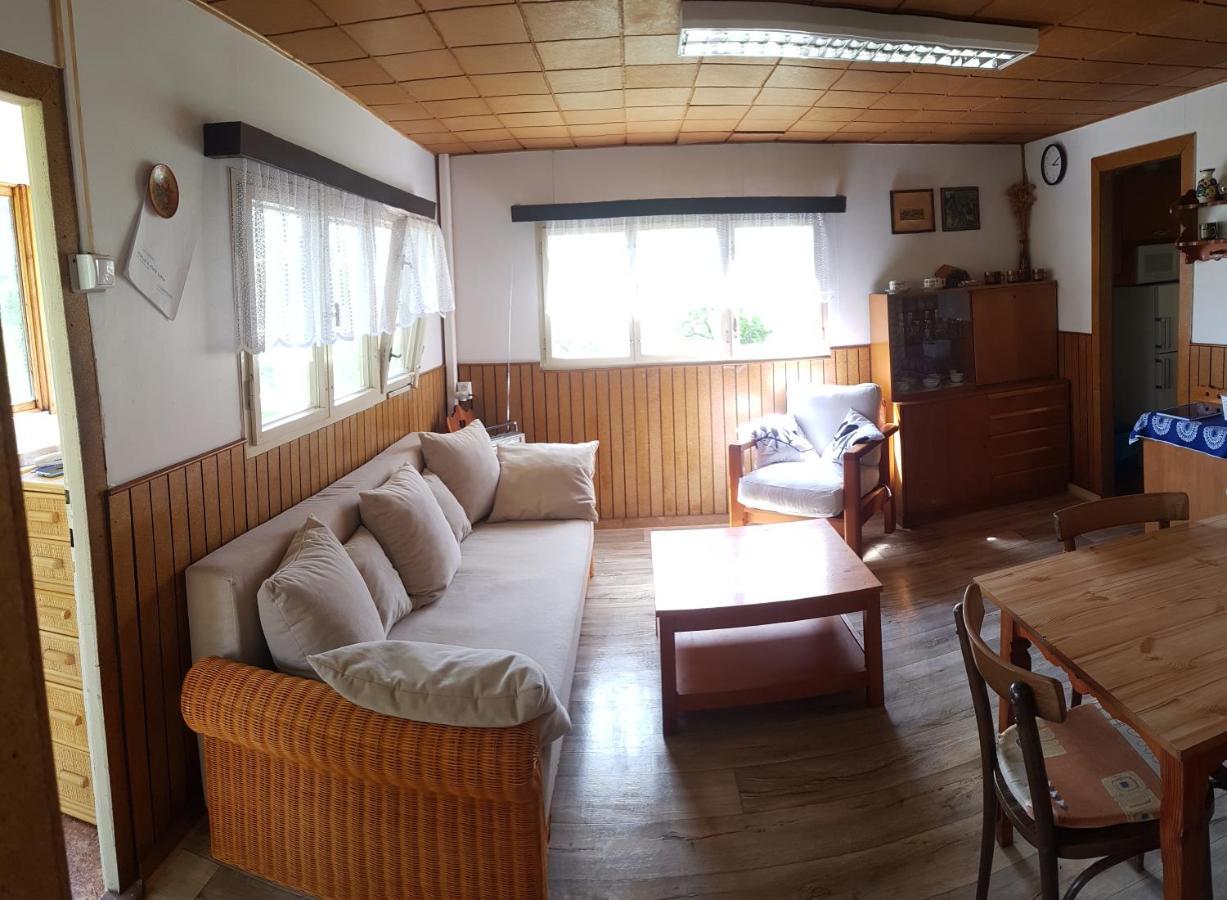 Chata Pod Hradem Lukov U Zlina Ngoại thất bức ảnh